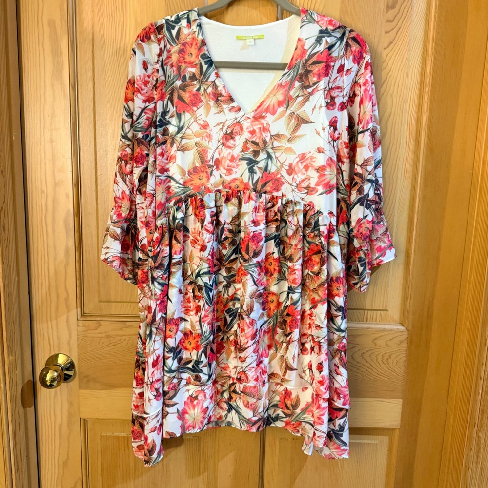 Gianni Bini Floral Babydoll Dress XS White Red V-Neck Bell Sleeve High-Low Hem